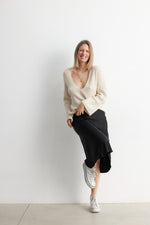 Lade das Bild in den Galerie-Viewer, WENSMINSTER SATIN SKIRT
