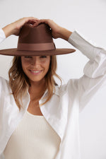 Charger l&#39;image dans la galerie, SOUTH KENSINGTON HAT
